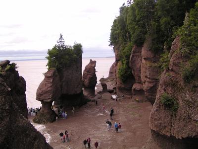Large photo of Hopewell Rocks 