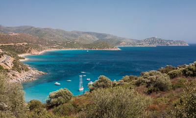 Large photo of Genn'e Mari Beach